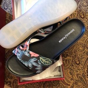 Donald Pliner - New - never worn floral slides